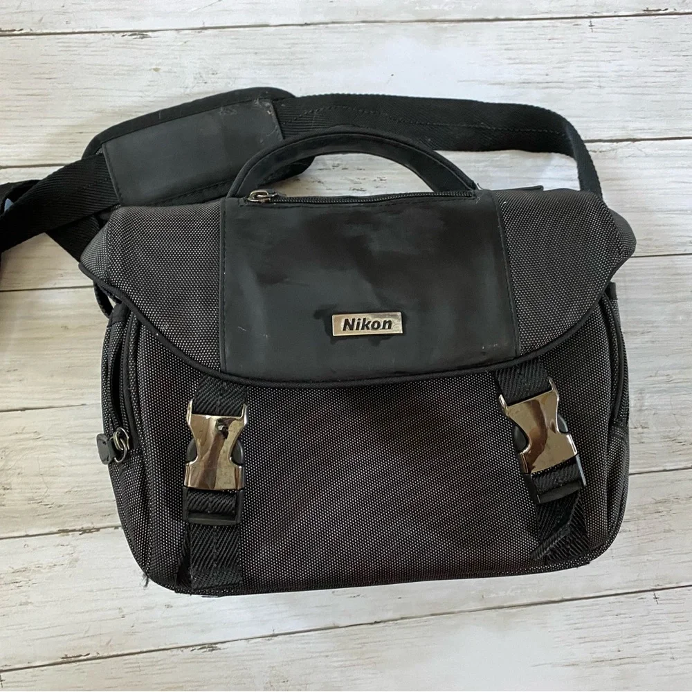 Nikon Genuine DSLR Camera Bag Black - Adjustable Compartments